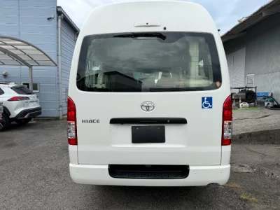 TOYOTA HIACE VAN