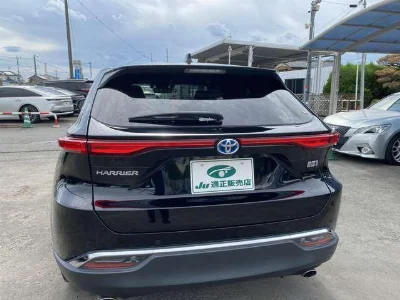 TOYOTA HARRIER 2022 с аукциона, 2500cc, пробег 70 000 км