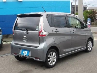 NISSAN DAYZ 2017 с аукциона, 660cc, пробег 64 000 км
