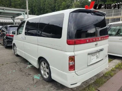 NISSAN ELGRAND