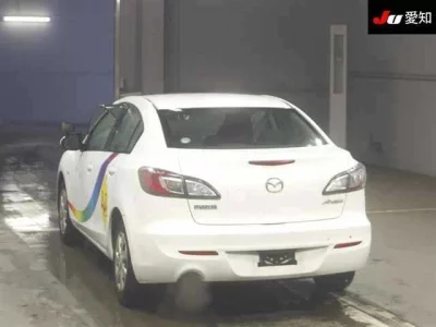 MAZDA AXELA