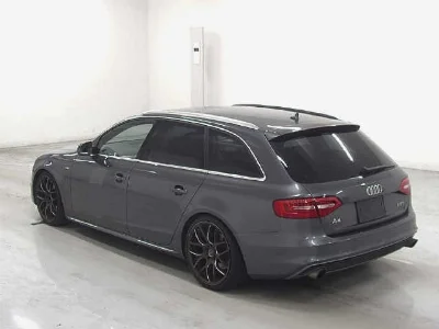AUDI A4 AVANTE