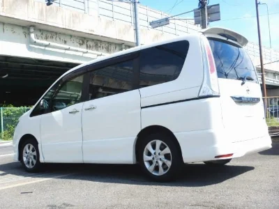 NISSAN SERENA  с аукциона, 2000cc, пробег 60 000 км