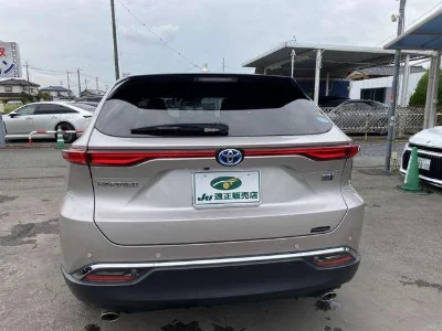 TOYOTA HARRIER 2020 с аукциона, 2500cc, пробег 13 000 км