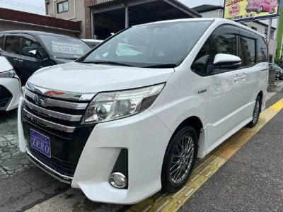 TOYOTA NOAH