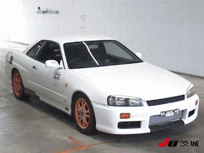 NISSAN SKYLINE