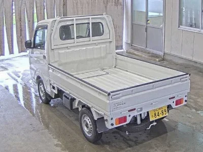 NISSAN CLIPPER TRUCK
