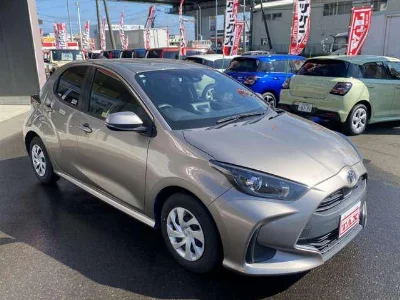 TOYOTA YARIS 2020 с аукциона, 1000cc, пробег 75 000 км