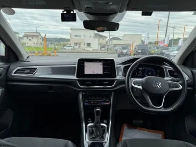 VOLKSWAGEN T-ROC 2023 с аукциона, 1500cc, пробег 28 000 км