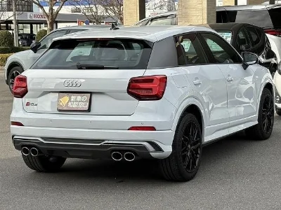 AUDI SQ2