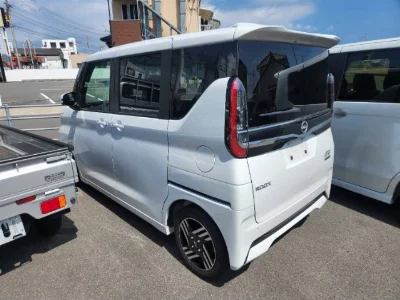 NISSAN ROOX