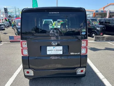 DAIHATSU WAKE