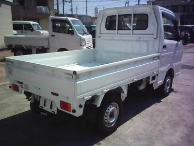 NISSAN CLIPPER TRUCK