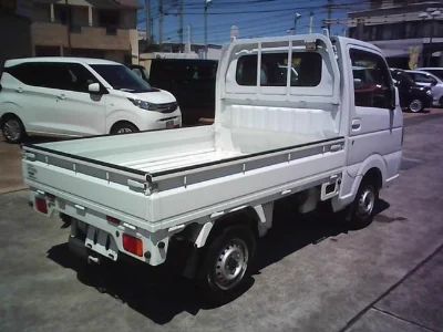 NISSAN CLIPPER TRUCK