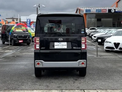 DAIHATSU WAKE