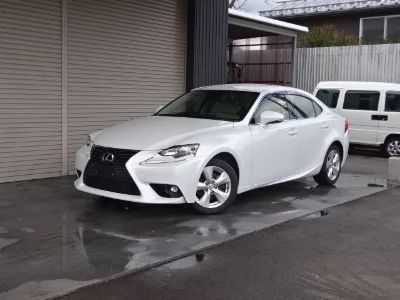 LEXUS IS