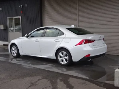 LEXUS IS