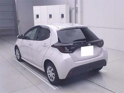 TOYOTA YARIS 2022 с аукциона, 1000cc, пробег 7 000 км