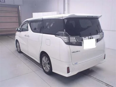 TOYOTA VELLFIRE 2015 с аукциона, 2500cc, пробег 146 000 км