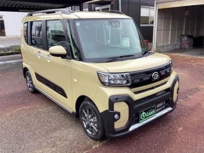 DAIHATSU TANTO FUN CROSS