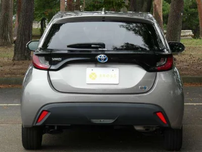 TOYOTA YARIS 2021 с аукциона, 1500cc, пробег 108 000 км
