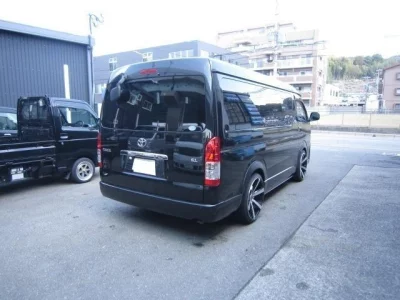 TOYOTA HIACE