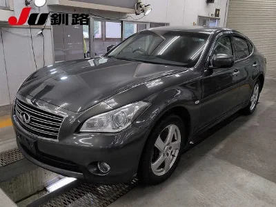 NISSAN FUGA