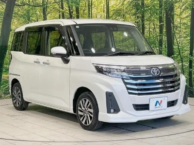 TOYOTA ROOMY 2023 с аукциона, 1000cc, пробег 19 000 км