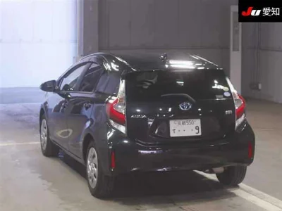 TOYOTA AQUA 2018 с аукциона, 1500cc, пробег 35 000 км