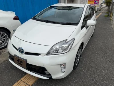 TOYOTA PRIUS 2015 с аукциона, 1800cc, пробег 16 000 км