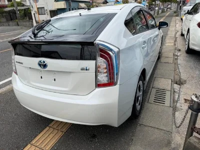 TOYOTA PRIUS 2015 с аукциона, 1800cc, пробег 16 000 км