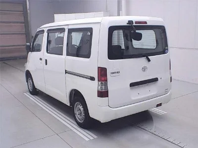 TOYOTA TOWN ACE VAN 2015 с аукциона, 1500cc, пробег 81 000 км