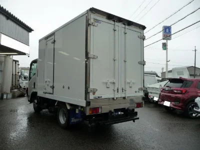 ISUZU ELF 2017 с аукциона, 3000cc, пробег 140 000 км