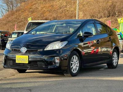 TOYOTA PRIUS 2013 с аукциона, 1800cc, пробег 87 000 км