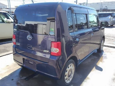 TOYOTA PIXIS SPACE