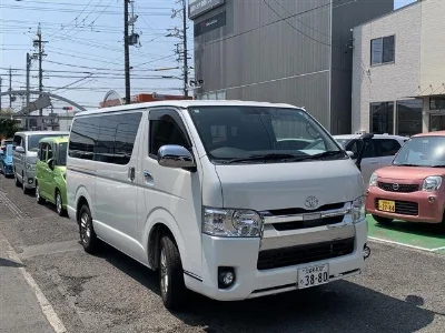 TOYOTA REGIUS VAN