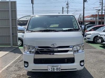 TOYOTA REGIUS VAN
