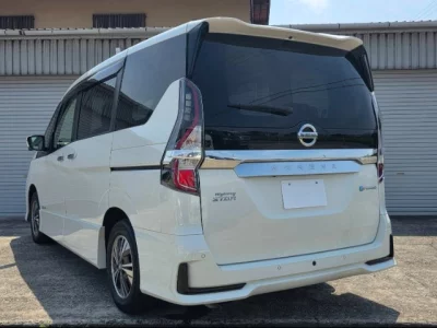 NISSAN SERENA 2022 с аукциона, 1200cc, пробег 19 000 км