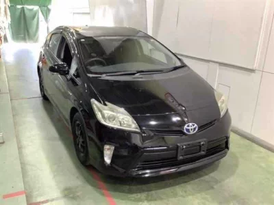 TOYOTA PRIUS 2015 с аукциона, 1800cc, пробег 124 000 км