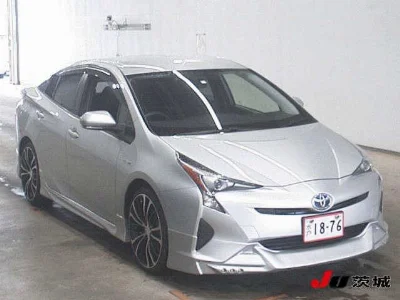 TOYOTA PRIUS 2016 с аукциона, 1800cc, пробег 130 000 км