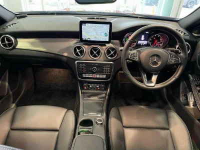 MERCEDES BENZ GLA