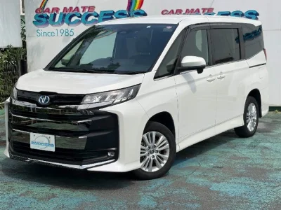 TOYOTA NOAH