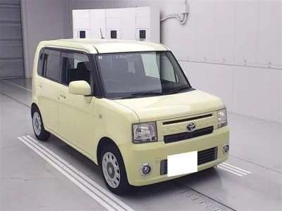 TOYOTA PIXIS SPACE