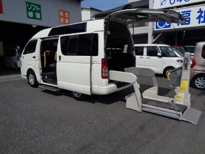 TOYOTA REGIUS VAN