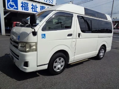 TOYOTA REGIUS VAN
