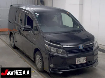TOYOTA VOXY