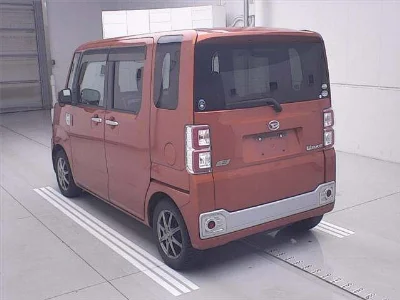DAIHATSU WAKE