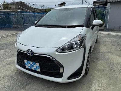 TOYOTA SIENTA с аукциона, 1500cc, пробег 83 000 км