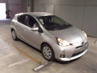 TOYOTA AQUA 2014 с аукциона, 1500cc, пробег 148 000 км