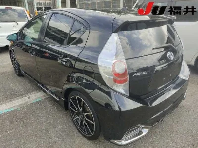 TOYOTA AQUA 2014 с аукциона, 1500cc, пробег 135 000 км